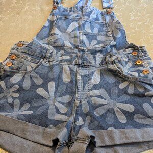 No Boundaries denim floral bib overall shorts, size 11-13 junior women